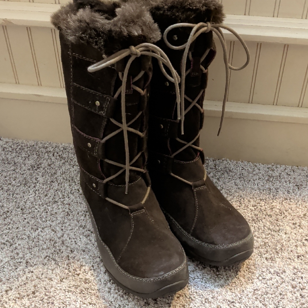 Northface Brown Abby IV Cozy Lace-Up Winter Boots with Faux Fur Trim